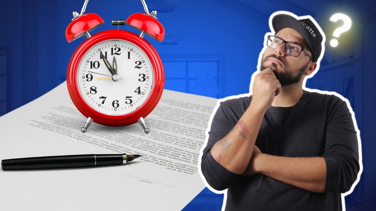 bild på en tänkande man, en klocka och ett avtal med penna. Blå bakgrund